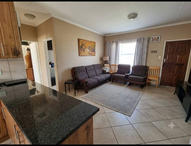2 BEDROOM TOWNHOUSE FOR SALE IN RIVERSDALE